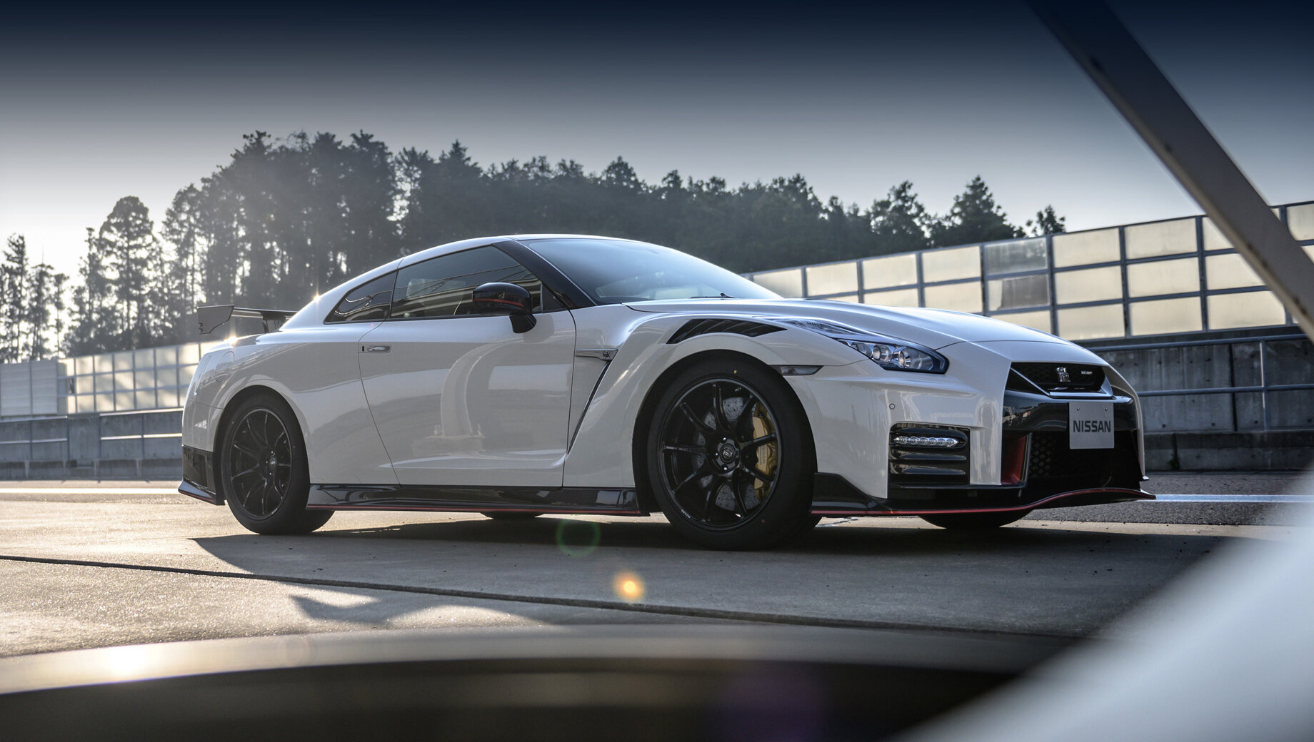 Nissan: чтобы спасти легендарный GT-R, его придётся электрифицировать