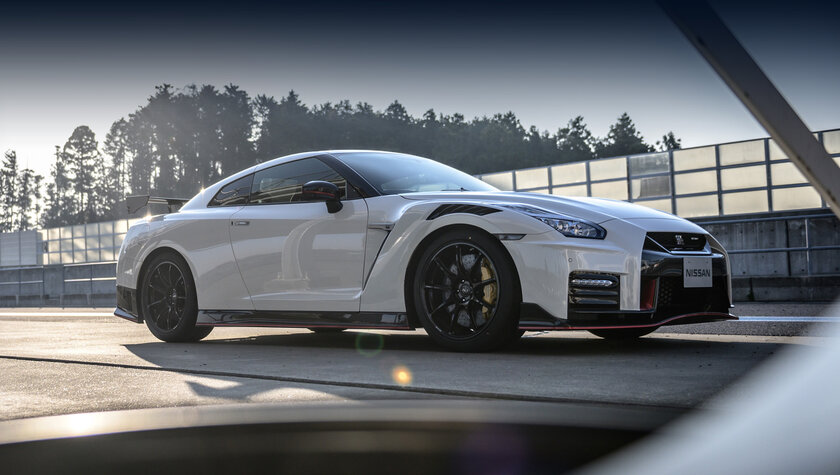 Nissan: чтобы спасти легендарный GT-R, его придётся электрифицировать