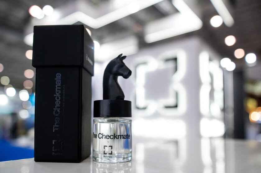 В России выпустили парфюм с запахом истребителя Су-75 Checkmate. Это не шутка