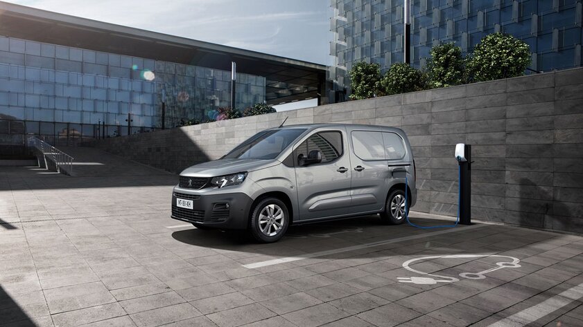 Маленькая революция: Peugeot перевела все свои фургоны на электричество