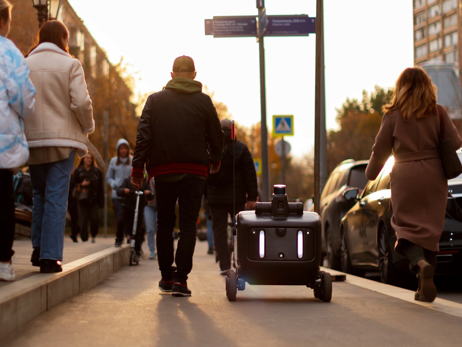 Яндекс рассказал о том, как усовершенствовал третье поколение роботов-курьеров
