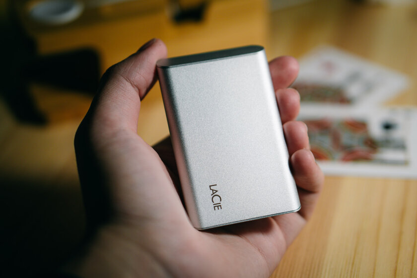 Спичечный коробок на 1 ТБ: обзор миниатюрного LaCie Portable SSD