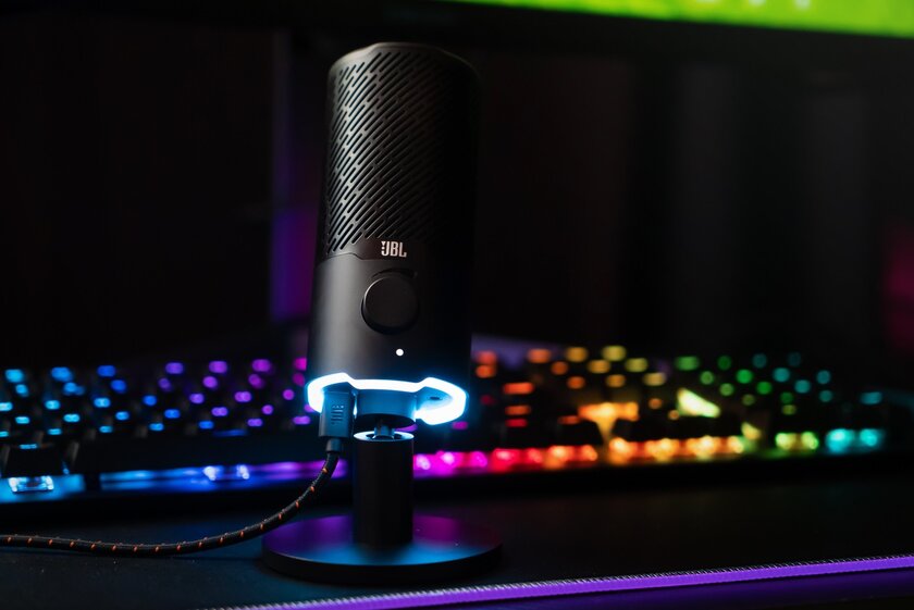 JBL представила Quantum Stream — первый микрофон компании, созданный для стримеров
