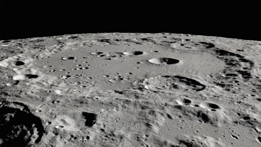 На Луне впервые обнаружена вода ровером, находящимся прямо на поверхности