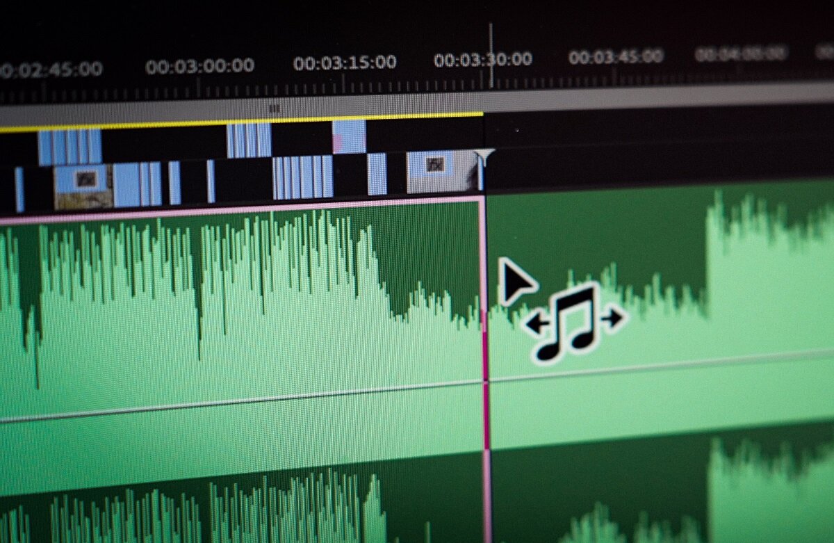 Новый Adobe Premiere Pro работает в 10 раз быстрее, поддерживает AI и ускоренную транскрипцию
