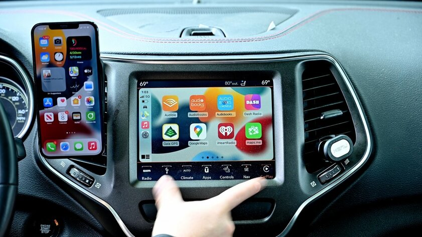 По слухам, Apple работает над системой для Apple Car — такой, как у Tesla