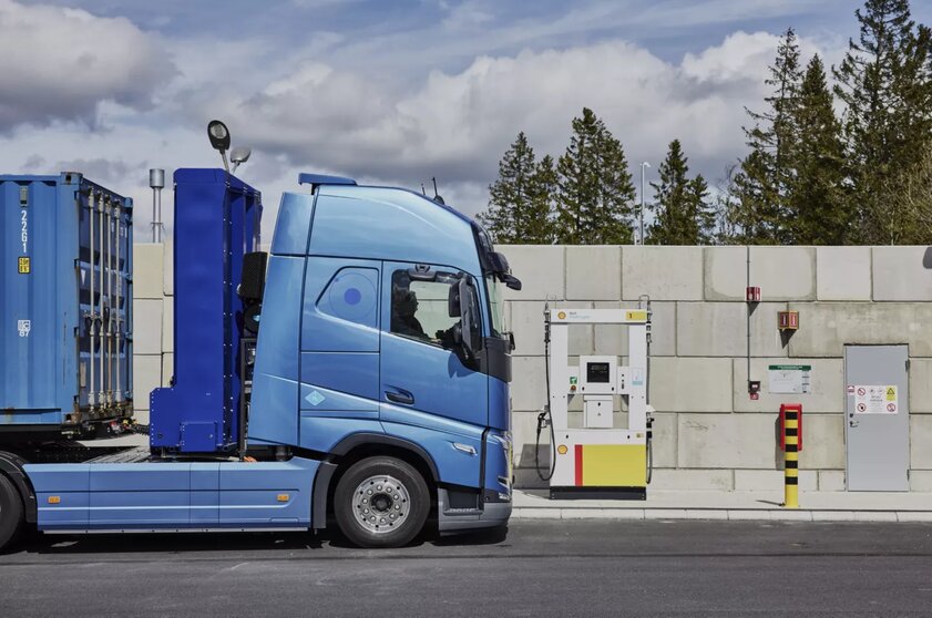 Volvo Trucks уже тестирует грузовики на водороде с запасом хода 1000 км