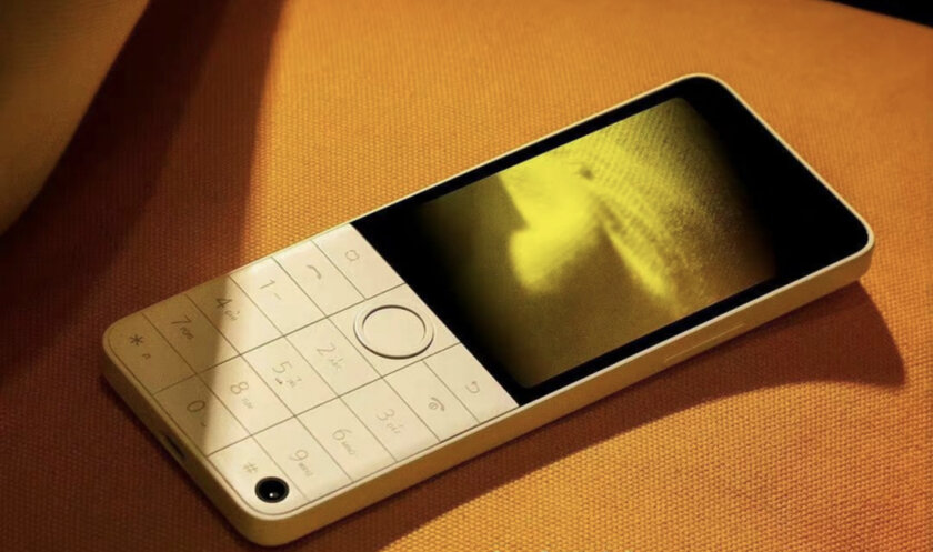 Такими должны быть кнопочные телефоны в 2022: представлен мобильник с Android 12