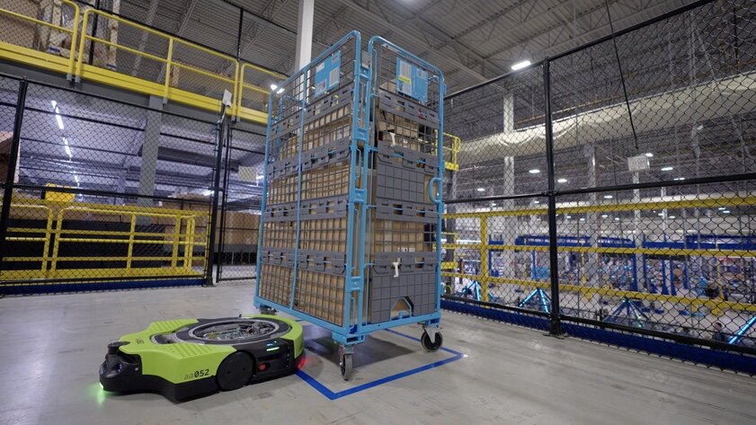Amazon представила автономного робота: он вместе с людьми работает на складе