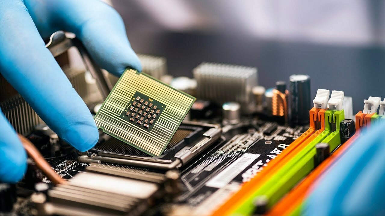In Russia, they want to build a plant for the production of laptops.  Planned to be completed in 2023