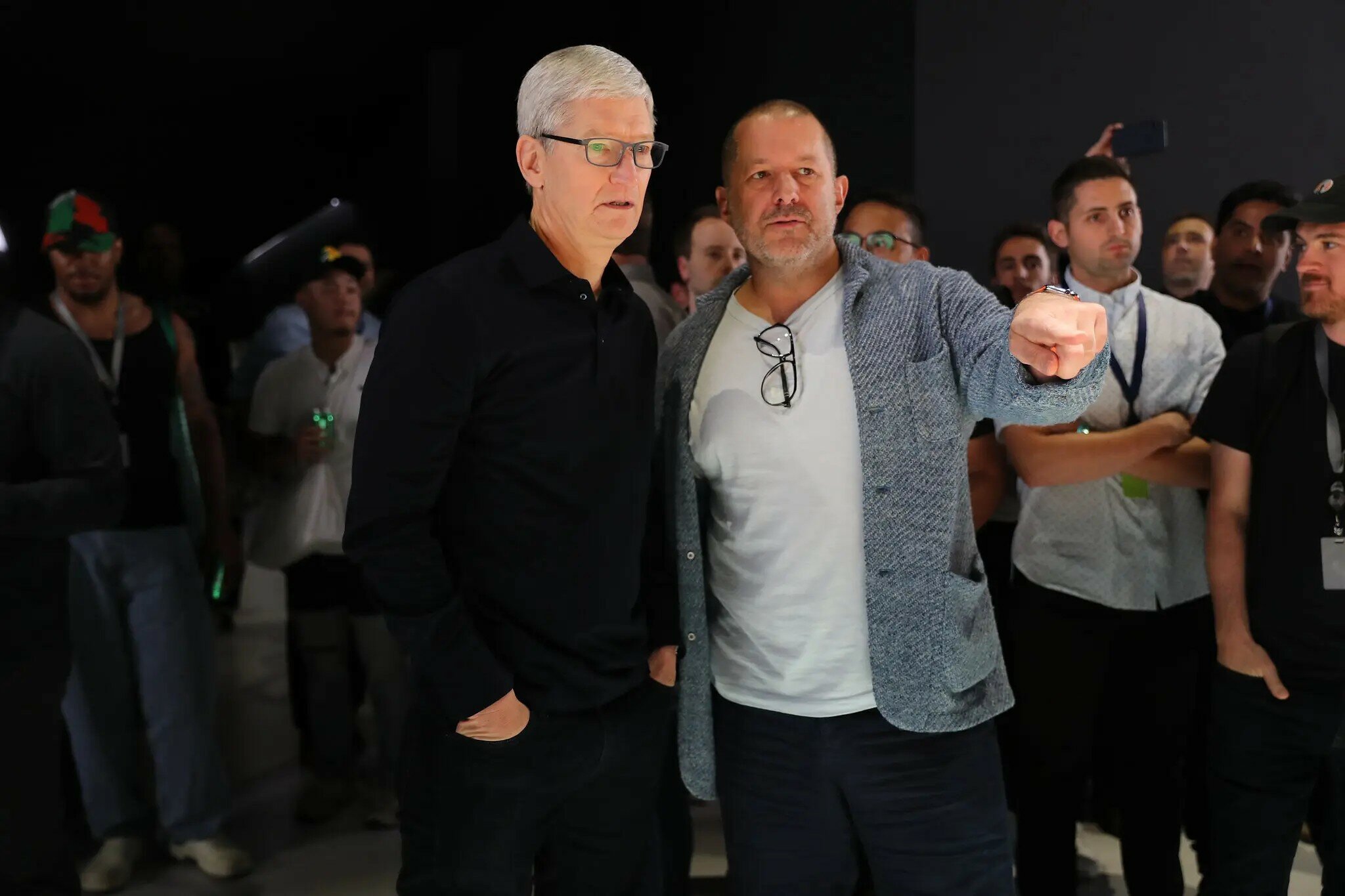 Apple отказалась от услуг Джони Айва, компания сотрудничала с ним после ухода