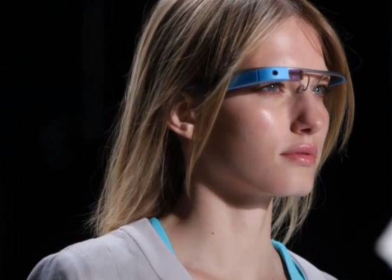 Стало возможным записаться в список желающих, одними из первых испытать Google Glass
