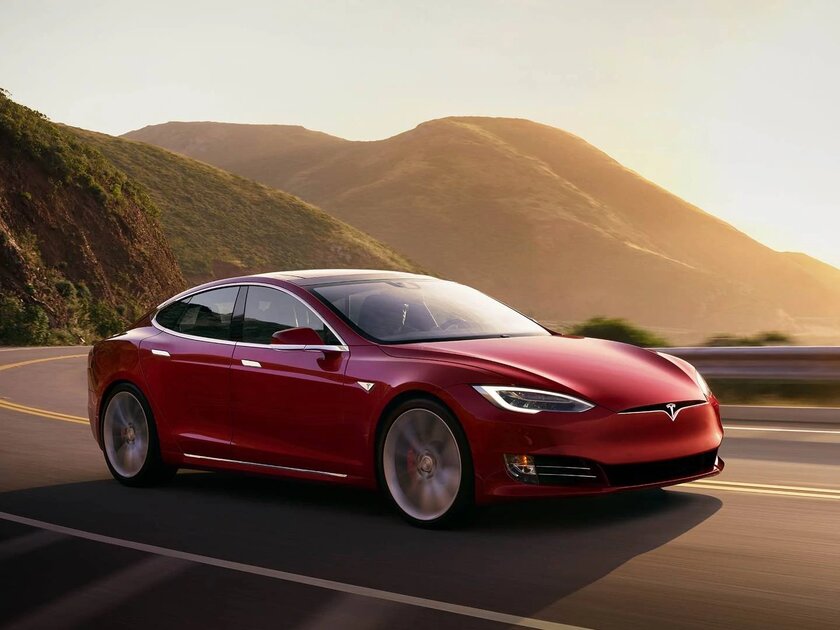 Илон Маск пообещал интегрировать Steam в электрокары Tesla
