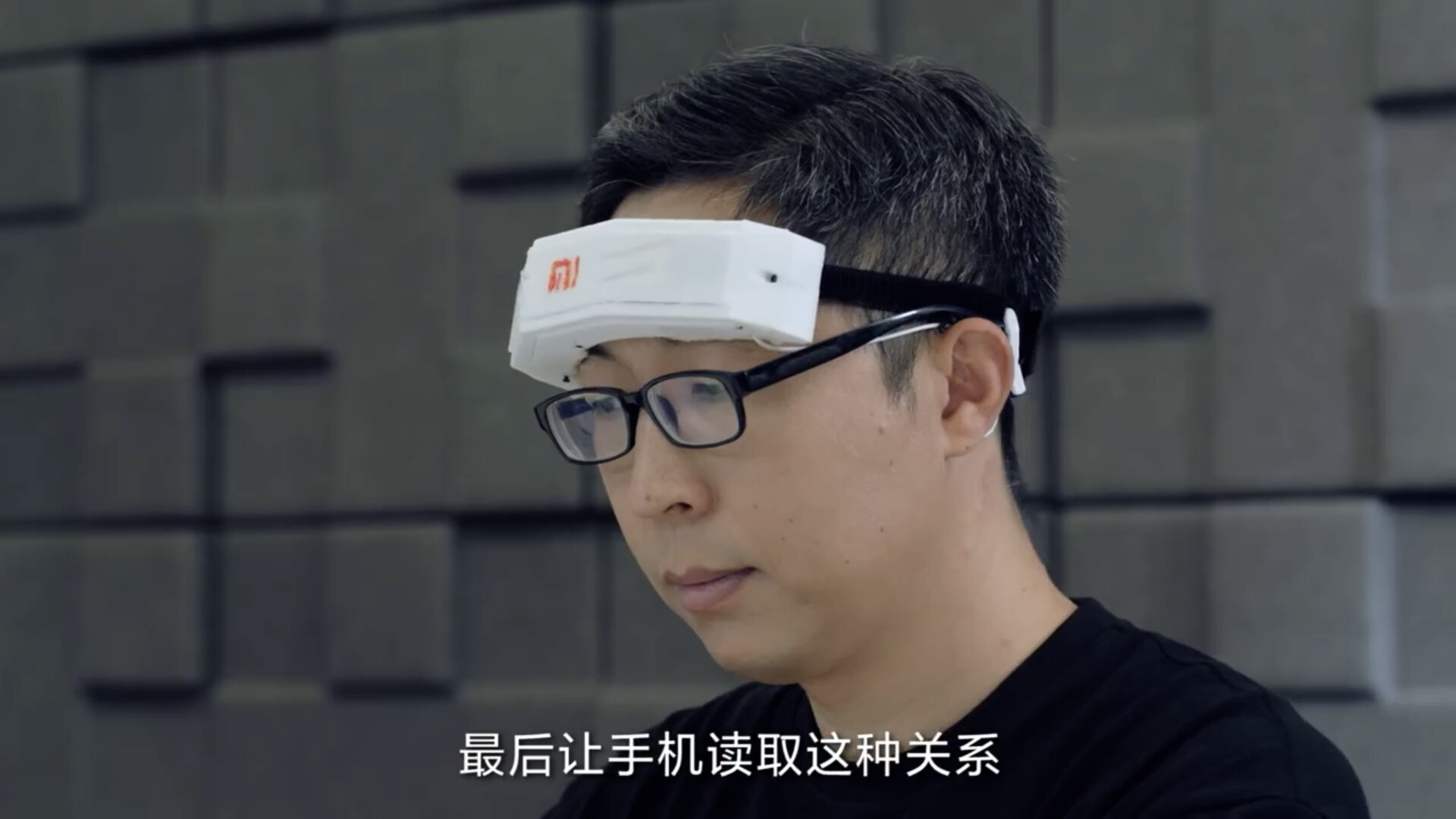 Xiaomi представила корону для управления гаджетами силой мысли. Не кликбейт