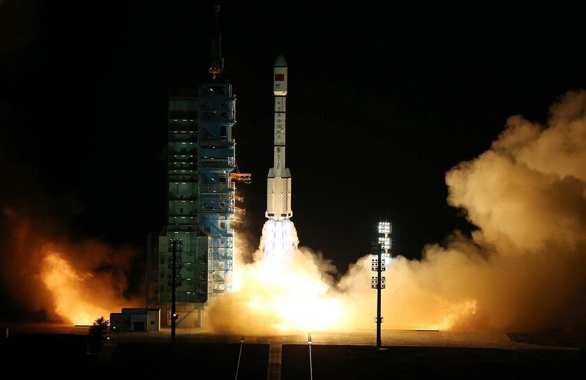 Загадочная космическая миссия: Китай запустил на орбиту Земли многоразовый корабль