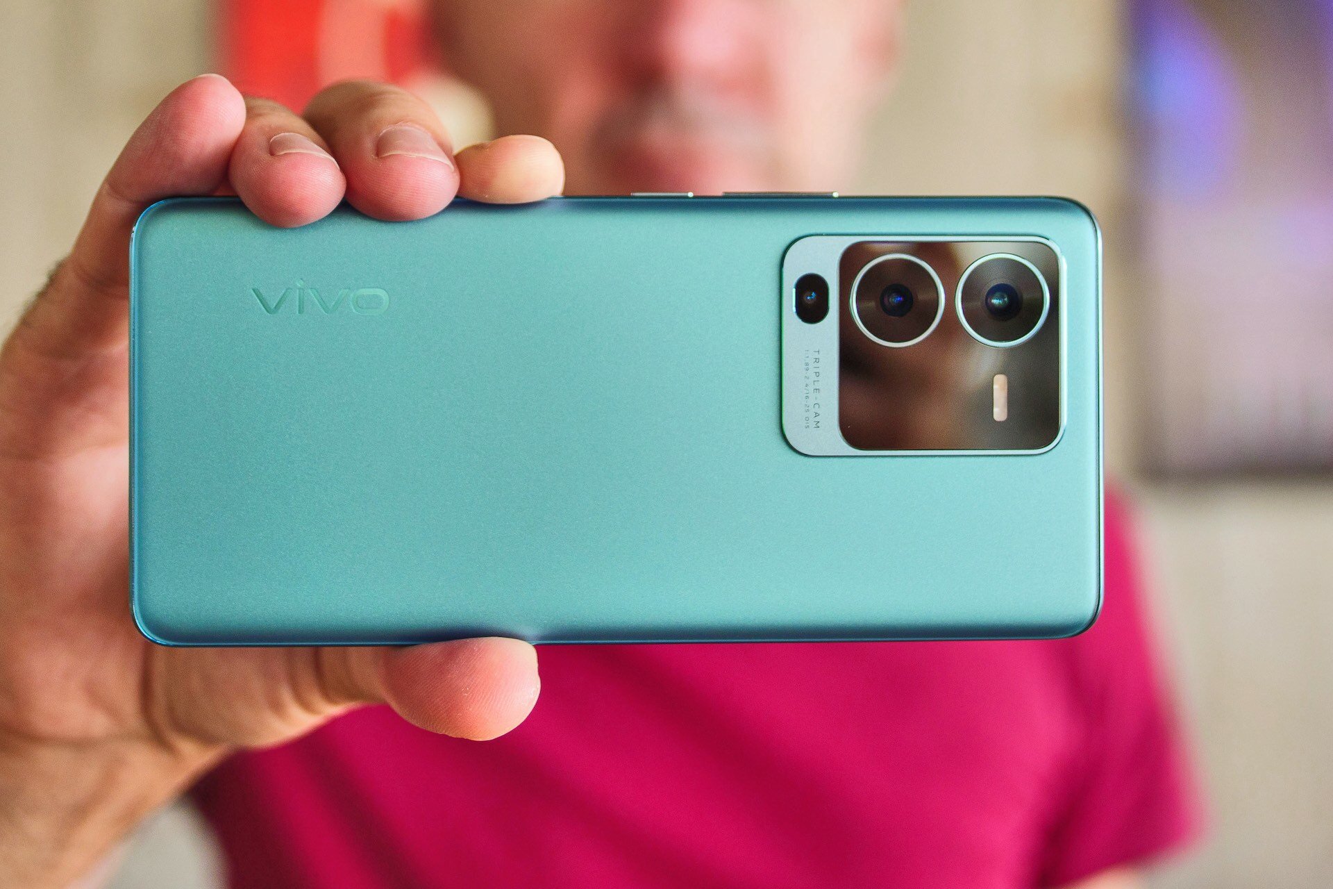 Обзор Vivo V25 Pro: когда внешность важнее начинки