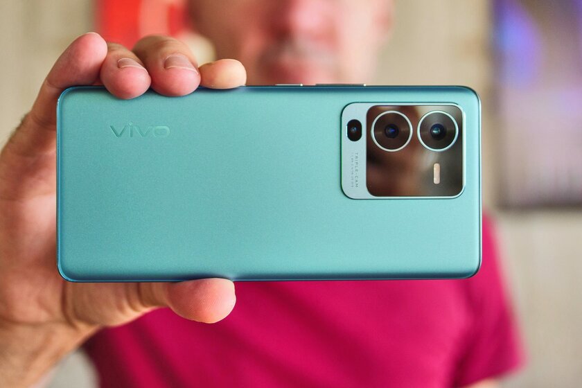 Обзор Vivo V25 Pro: когда внешность важнее начинки