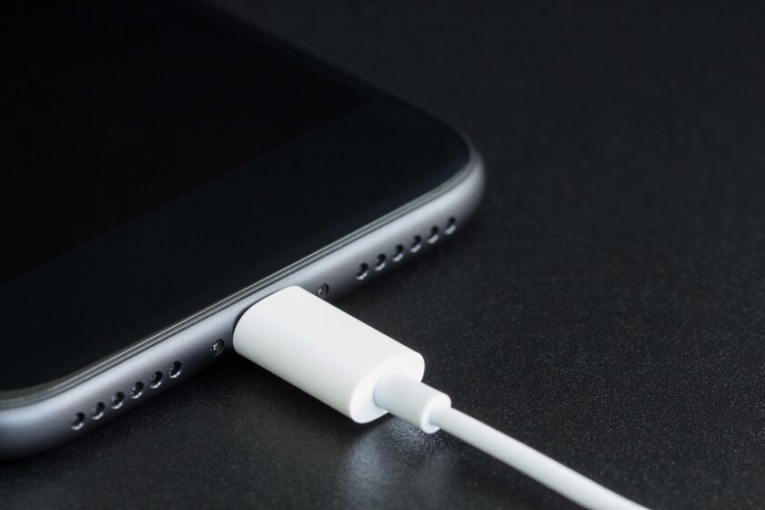 Евросоюз проголосовал за принятие USB-C стандартом зарядки. iPhone тоже касается