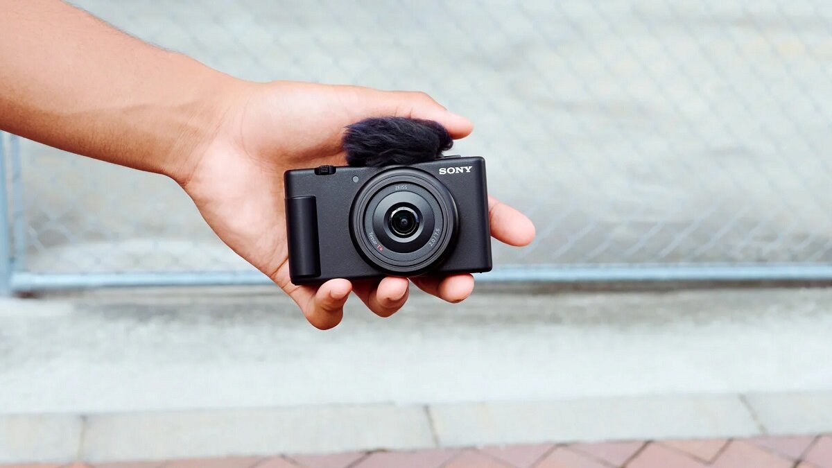Сам себе режиссёр: Sony представила компактную камеру для видеоблогеров
