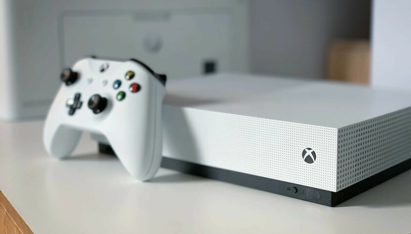 Microsoft откладывает выпуск облачного Xbox. Его хотели оценить в 100 долларов, но не вышло