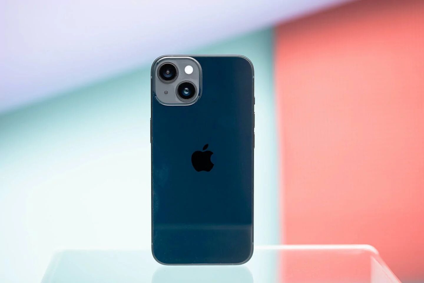 The Russians did not like the iPhone: demand fell 2.5 times in a year