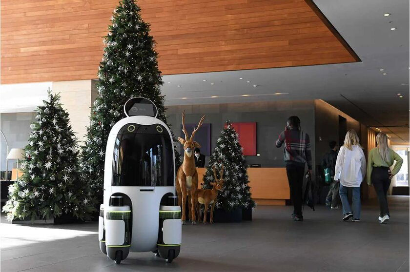 Hyundai начала тестировать роботов-доставщиков, которые могут ездить на лифте