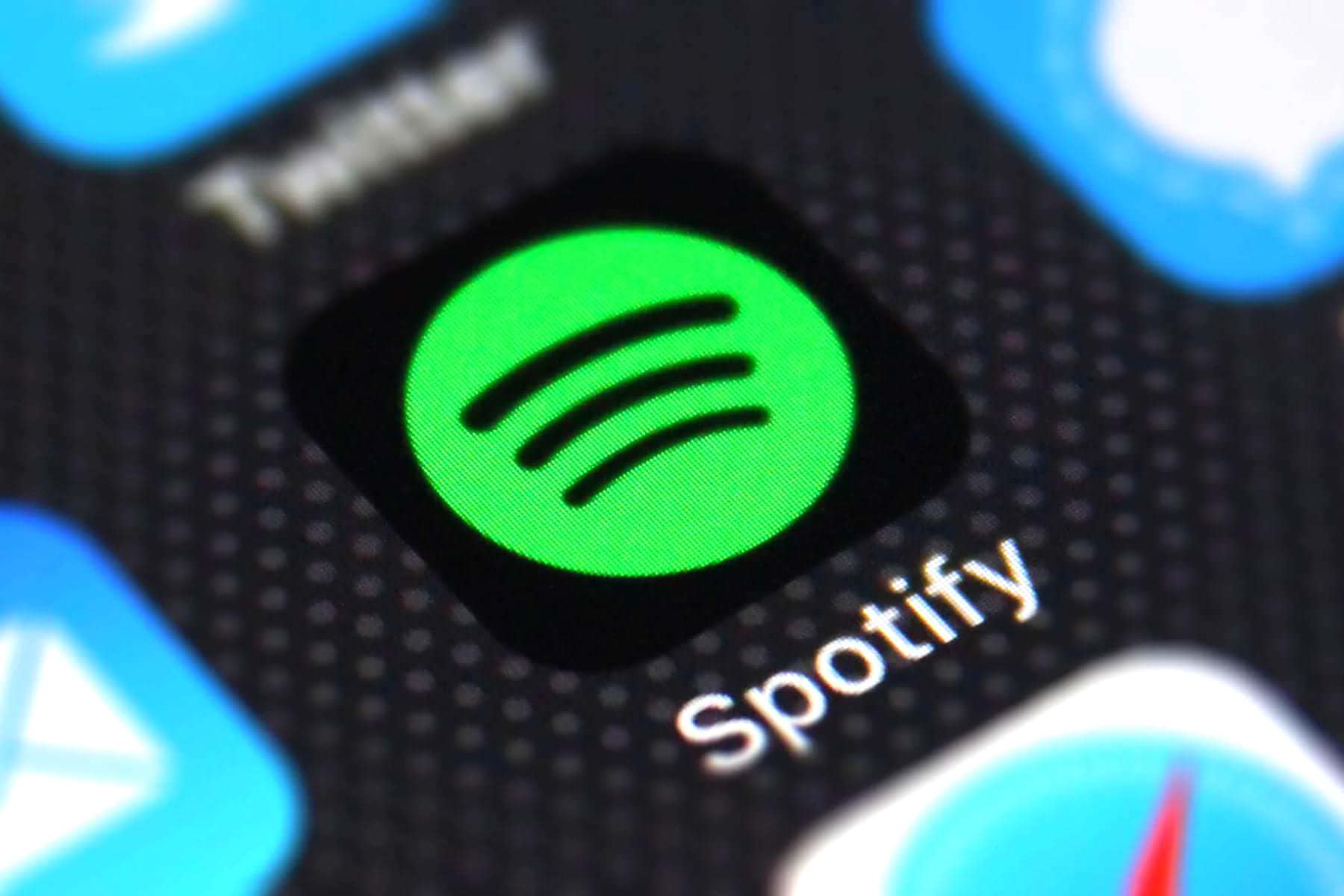 Персонализированная музыка на базе ИИ: Spotify запускает функцию DJ
