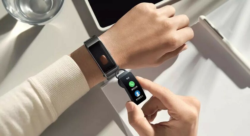 Huawei представила браслет TalkBand B7 с вынимаемым экраном, превращающимся в Bluetooth-гарнитуру