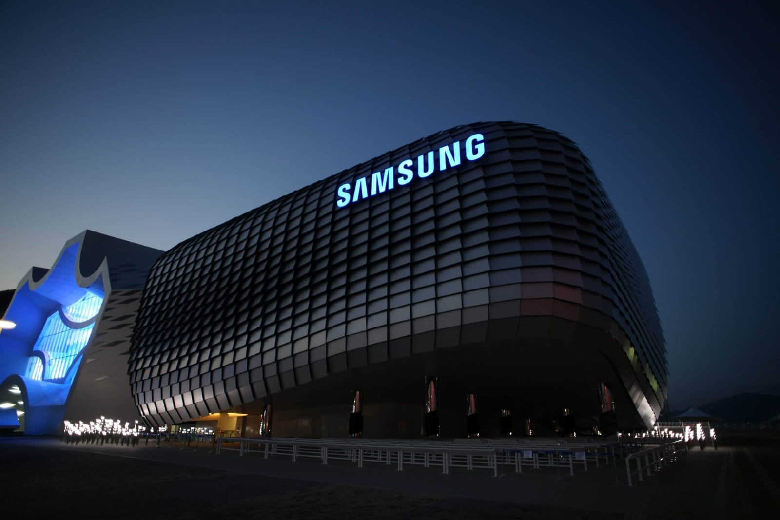 Samsung сокращает производство чипов из-за ужасных финансовых показателей