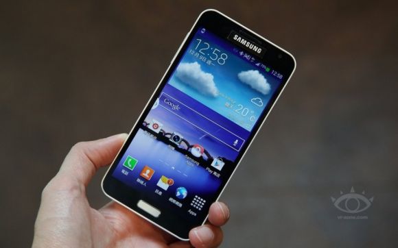 Samsung анонсировала свой новый смартфон Galaxy J