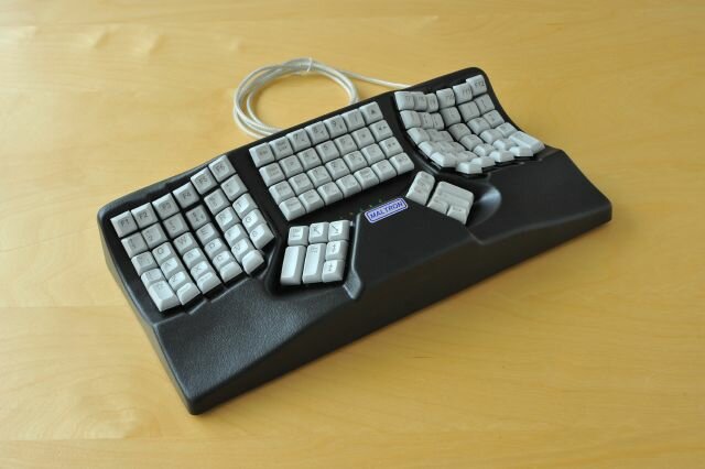 Клавиатура 3 5. Клавиатура Maltron 3d Ergonomic Keyboard. Специальная клавиатура Maltron one hand. Dual handed Maltron l90 Ergonomic 3d Keyboard detailed Specification Page. Maltron 2-handed Ergonomic Keyboard.