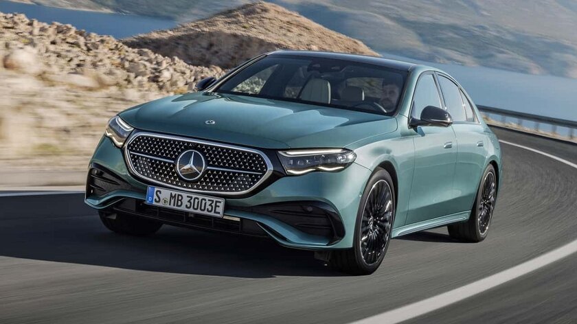 Огромный гиперэкран и салон из будущего: Mercedes-Benz представила новый E-Class