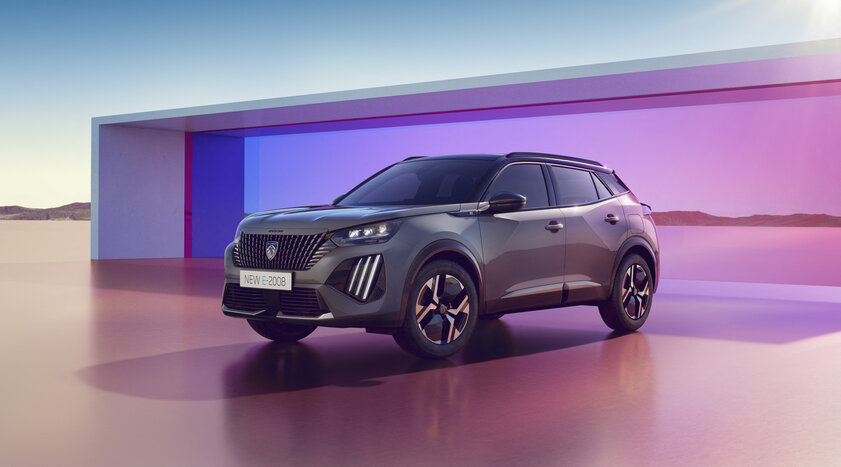 Обновленный Peugeot 2008 получил более мощную и дальнобойную электрическую версию