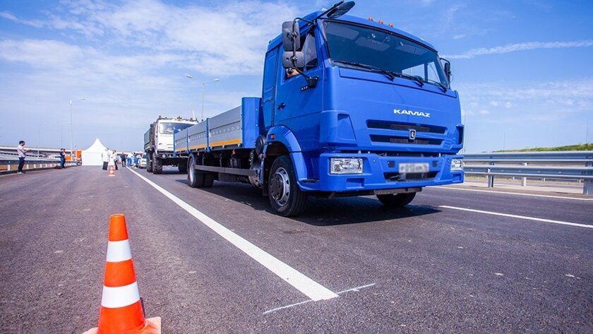 Грузы между Москвой и Санкт-Петербургом начнут перевозить беспилотные грузовики