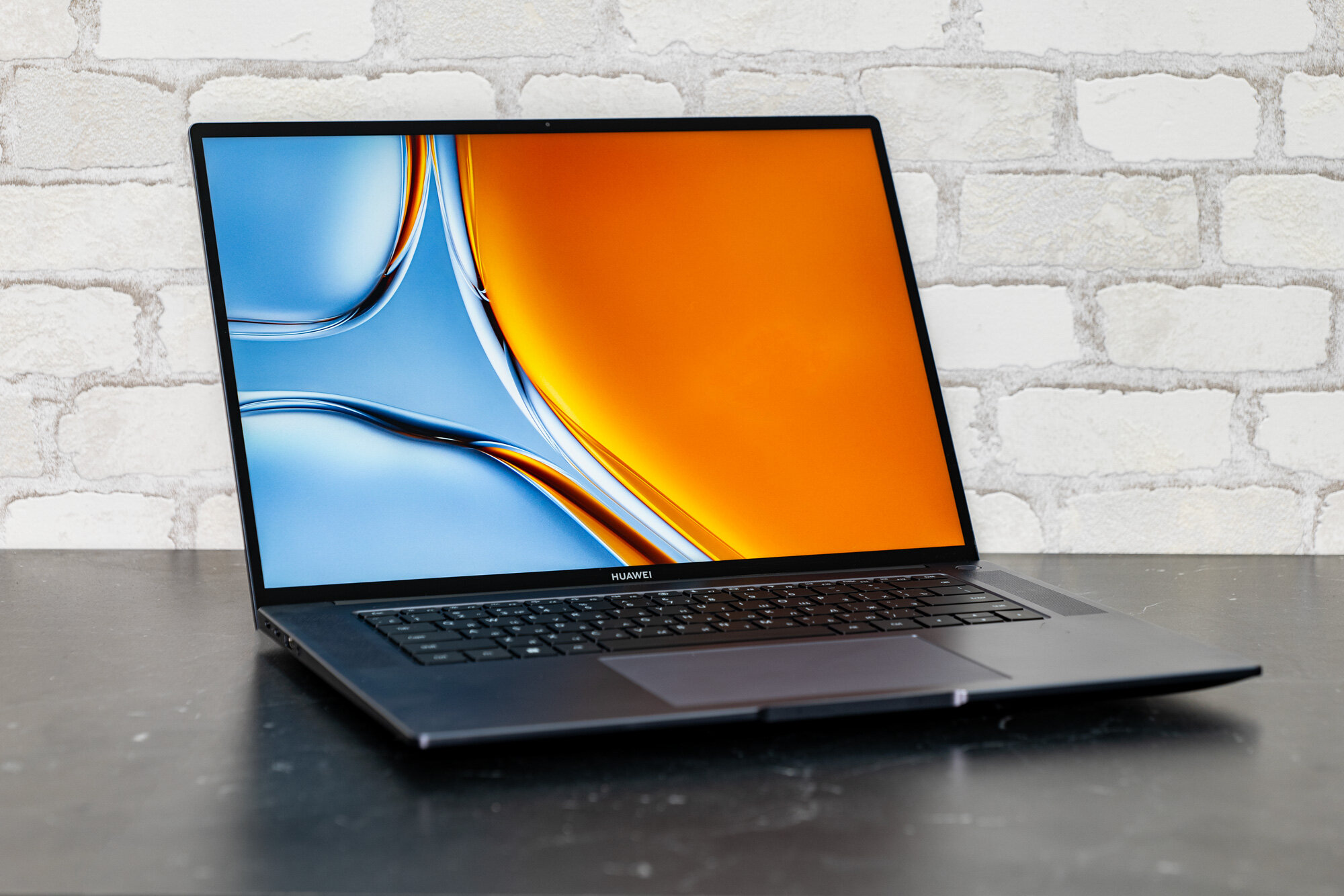 Ноутбук huawei matebook белый