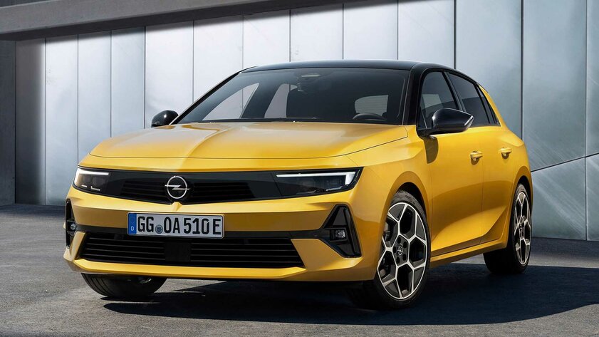 Opel снова обновил логотип и фирменный стиль. Теперь с намёком на электричество
