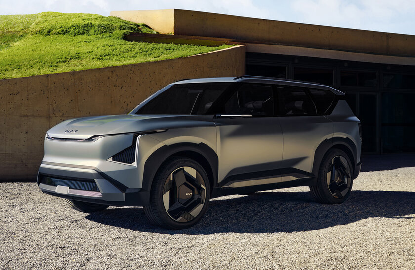 Кузов будущего и роскошный салон: представлен электрический кроссовер Kia EV5