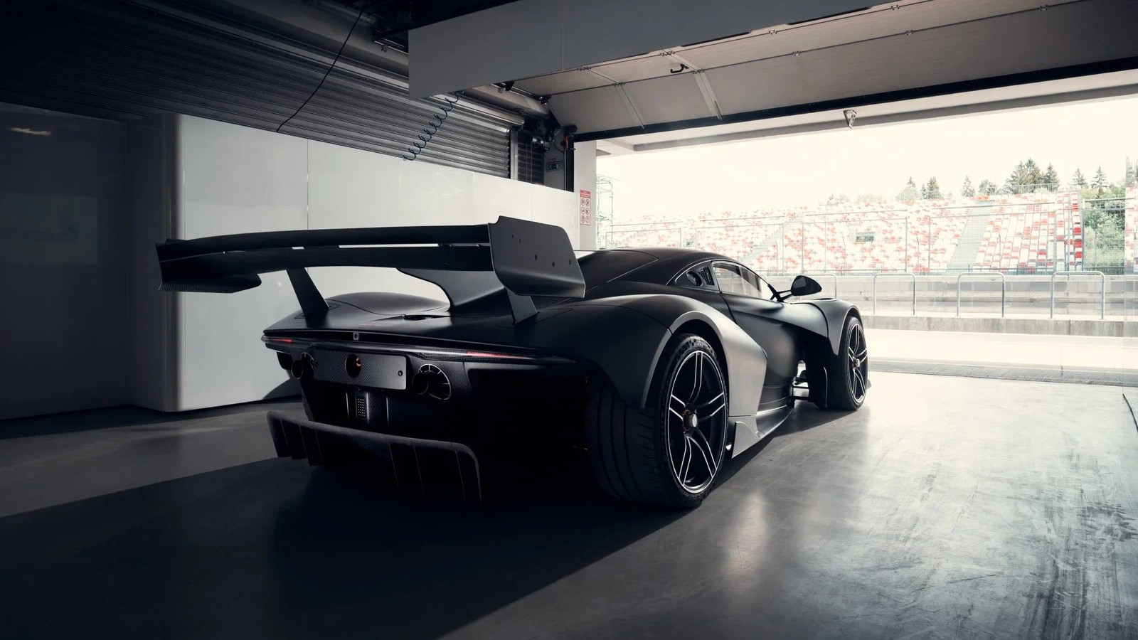 Неожиданно: представлен российский суперкар Rossa с атмосферным V10 ...