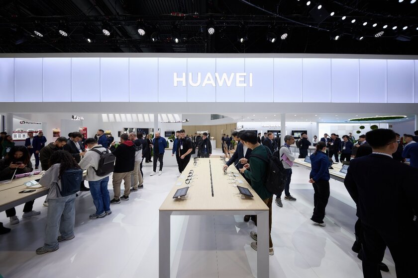 Часы из золота, носимая электроника и планшет для творчества: Huawei представила на MWC 2024 передовые разработки