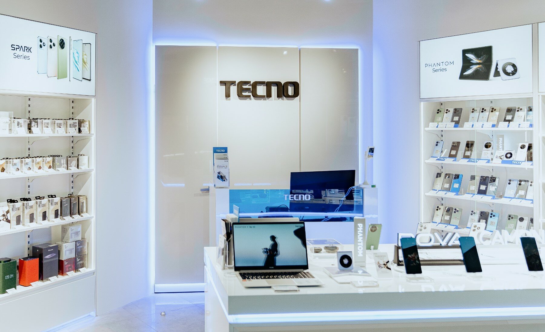 В России открылся первый фирменный магазин TECNO. Все новинки бренда уже  доступны покупателям