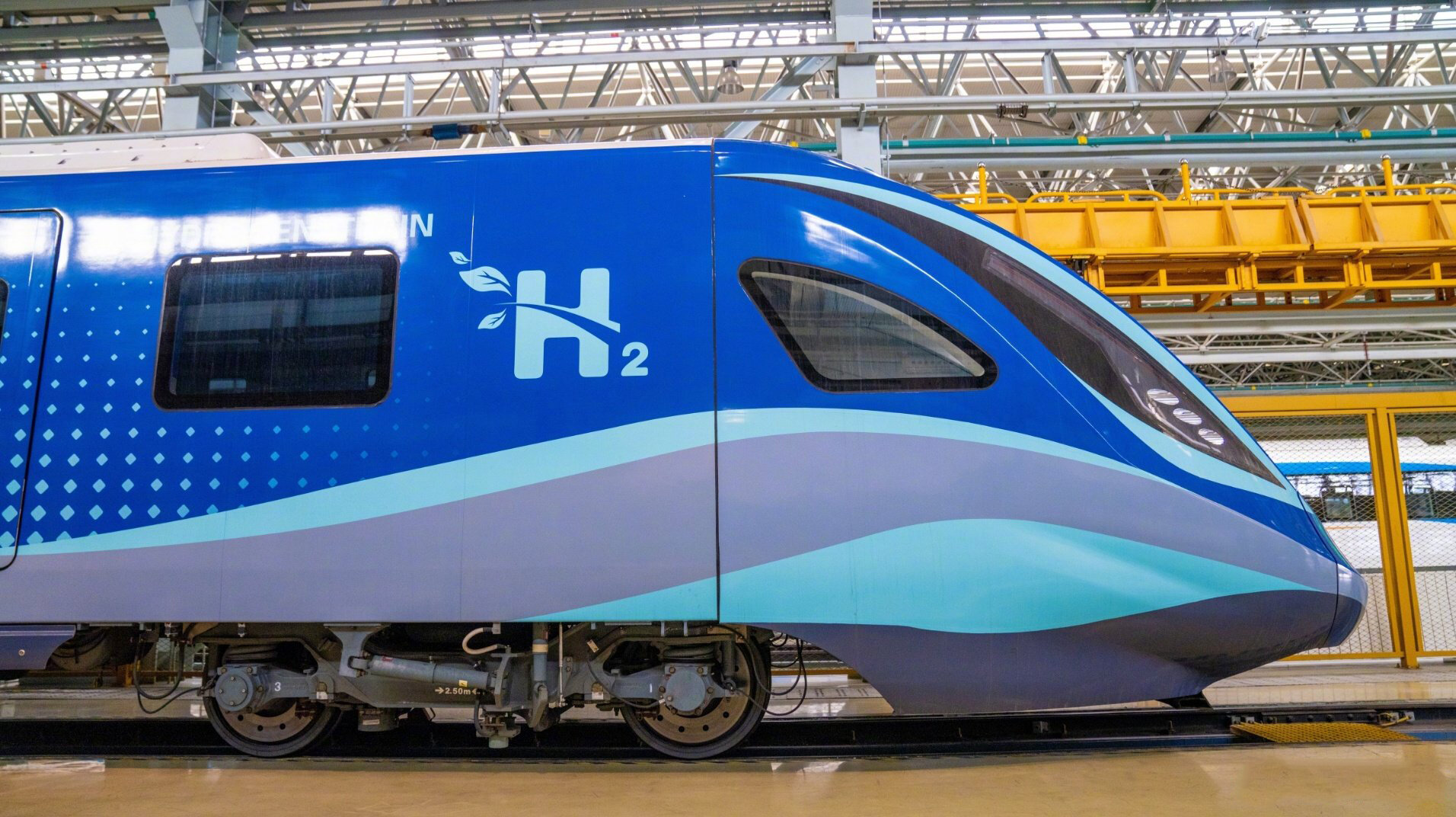 Первый в Китае водородный поезд испытали с полной нагрузкой. Он разогнался до 160 км/ч
