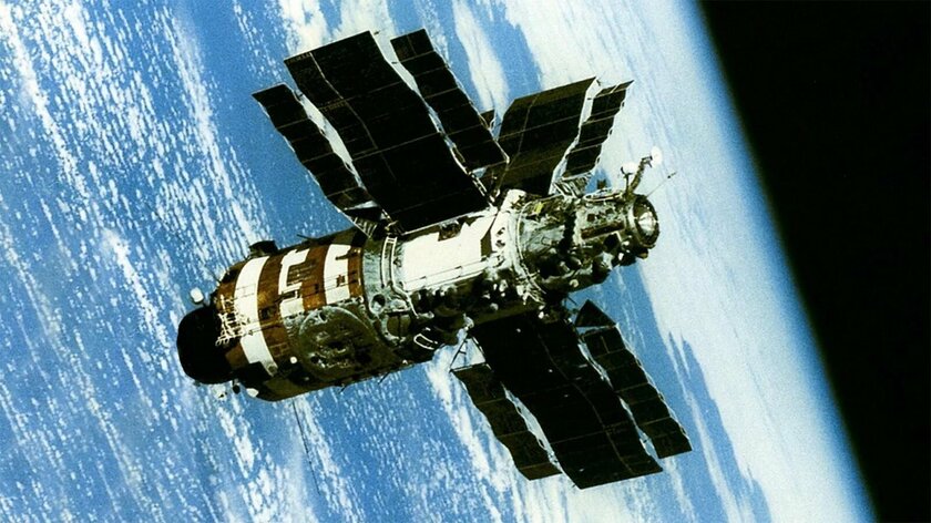 Как СССР совершил одну из сложнейших космических миссий «Салют-7»