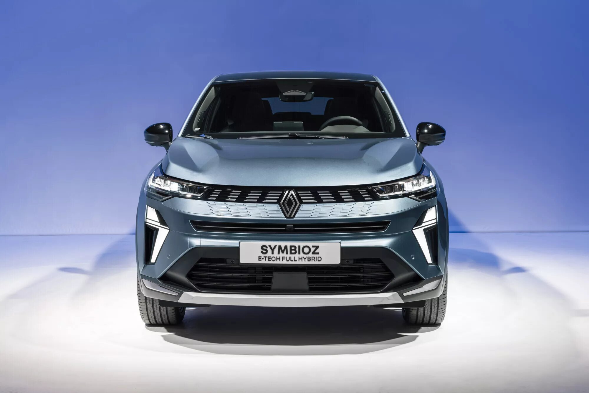 Renault представила компактный кроссовер Symbioz с гибридной установкой и  огромным багажником