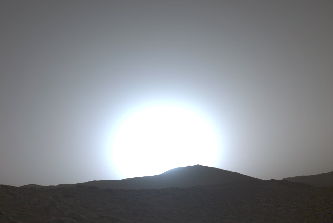 Вчерашний закат на Марсе, снятый ровером Perseverance