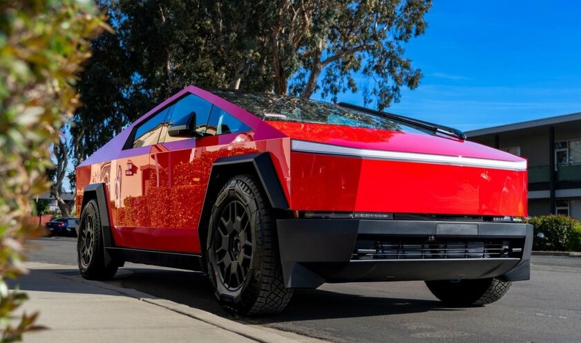 Красная Tesla Cybertruck — лучше или хуже оригинальной расцветки?