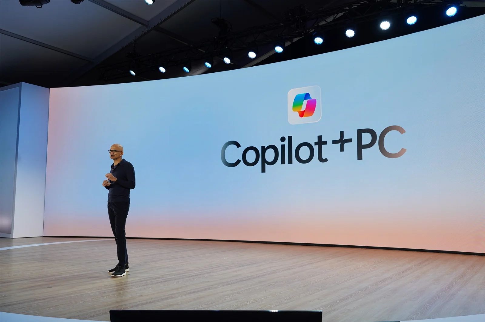 Microsoft представила брендинг Copilot Plus PC: компьютеры со встроенным ИИ