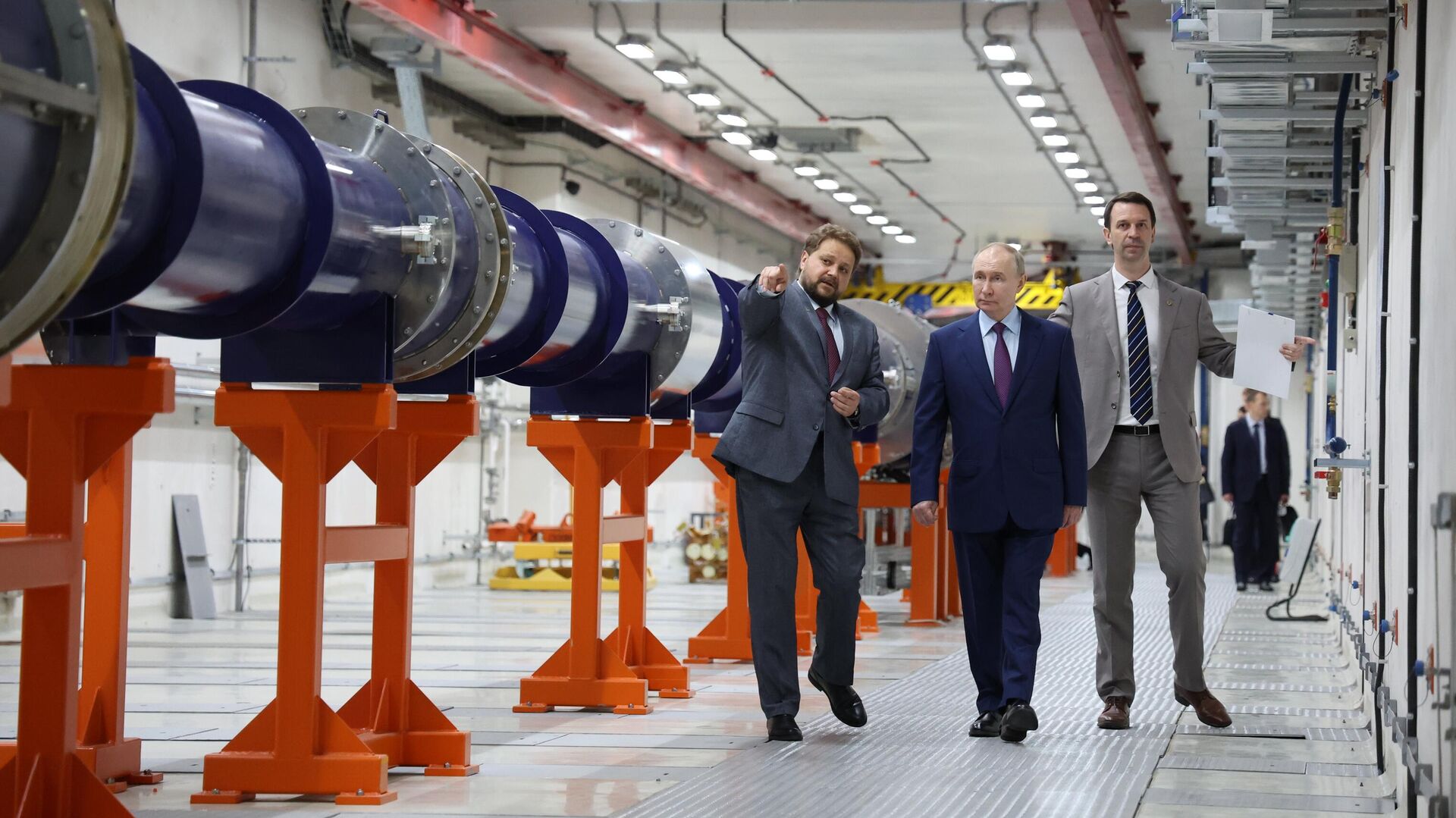 Президент России дал старт технологическому пуску коллайдера NICA в Дубне