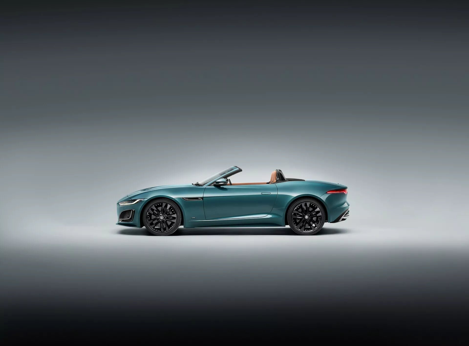 Jaguar выпустила последний F-Type: культовая модель официально прекратила  своё существование