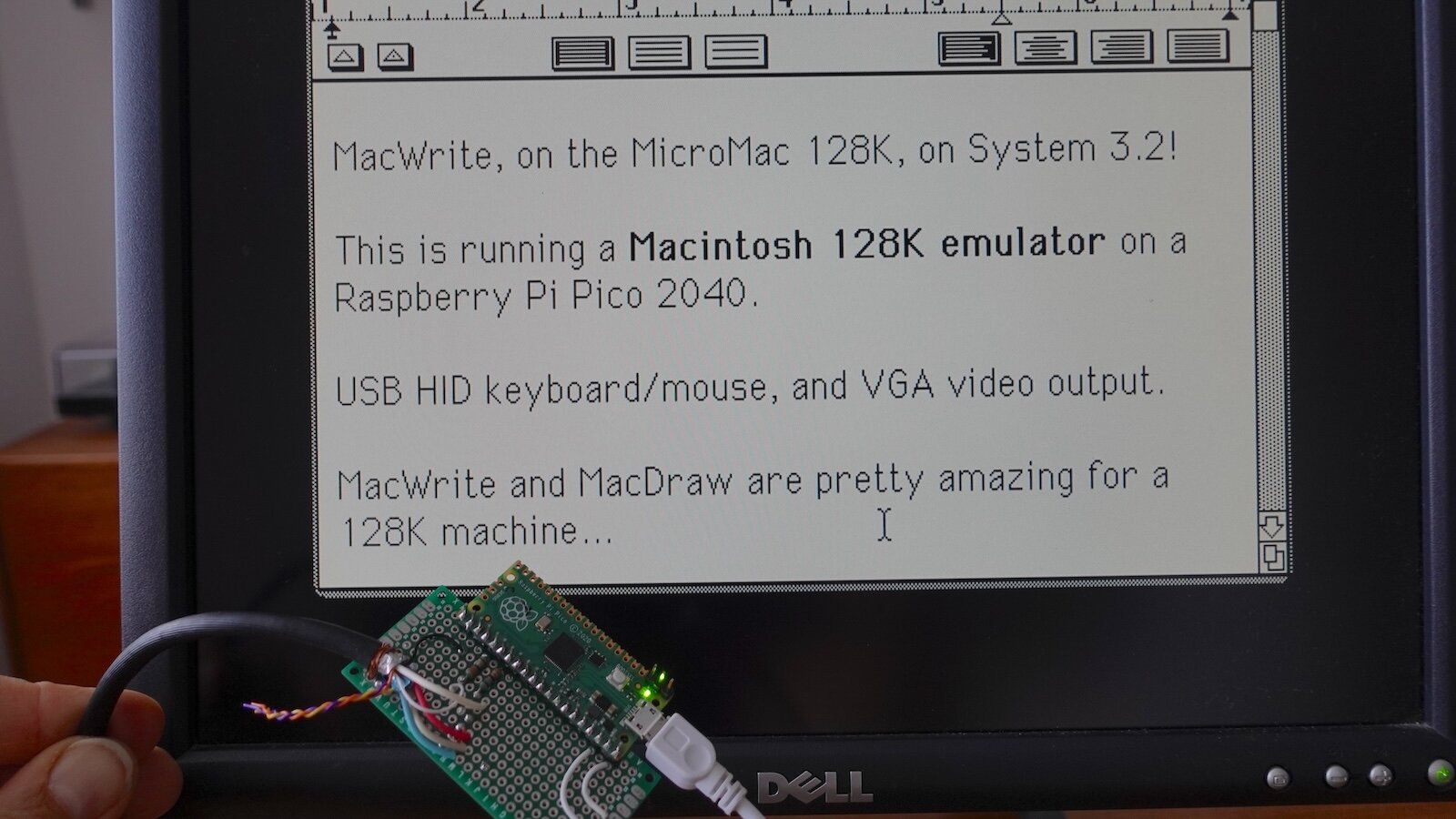 Программист воссоздал Macintosh 128K на Raspberry Pi Pico: это обошлось всего в 7 долларов