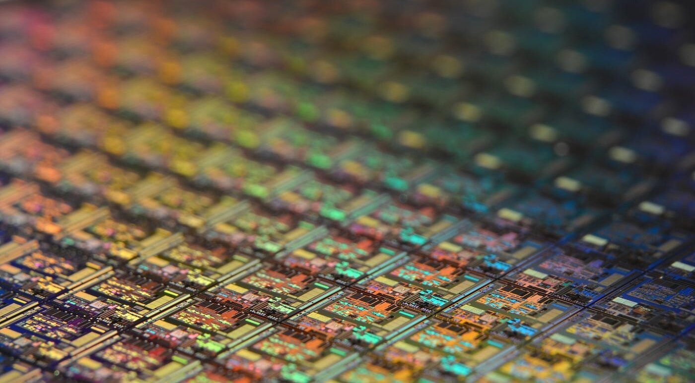 Samsung запустит SAINT-D уже в этом году: технология позволяет размещать HBM-память поверх логических чипов